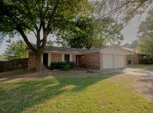 1420 Briar Run, Benbrook, TX 76126
