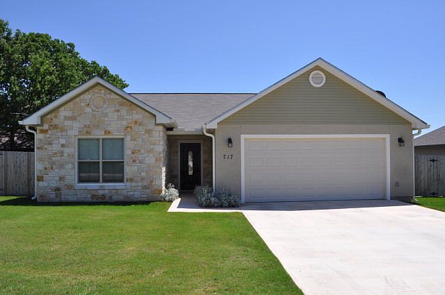 1st image of 717 Englemann Oak Dr