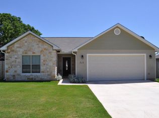 717 Englemann Oak Dr, Fredericksburg, TX 78624