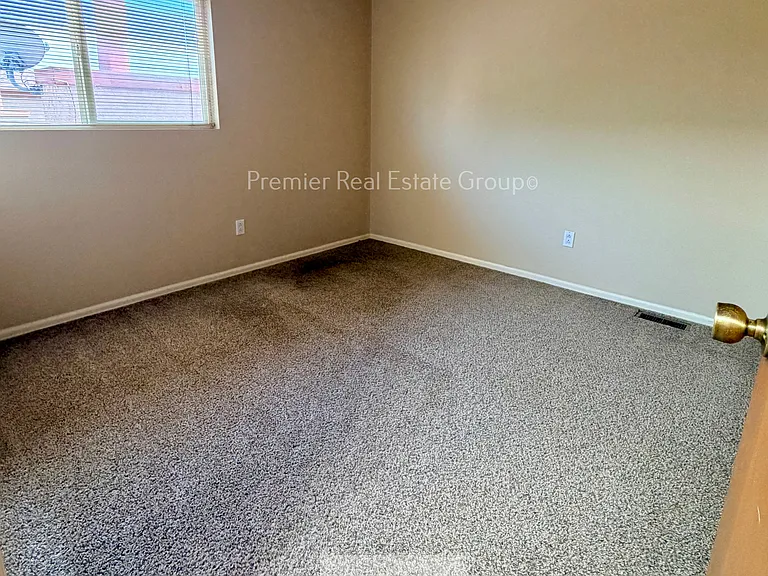 1221 Holland Park Blvd — Photo 9