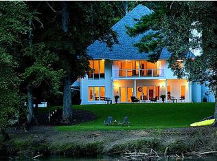 1805 Riverside Rd, Roswell, GA 30076