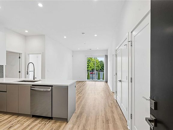 4th image of 1155 Custer Ave SE #202