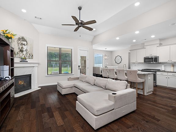 5th image of 125 Valleyview Ln