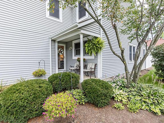3rd image of 3784 Baybridge Ln