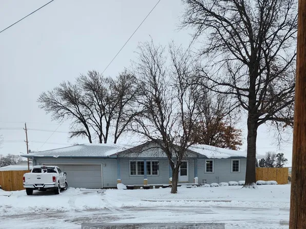 2215 Maplewood Pl, Grand Island, NE 68801