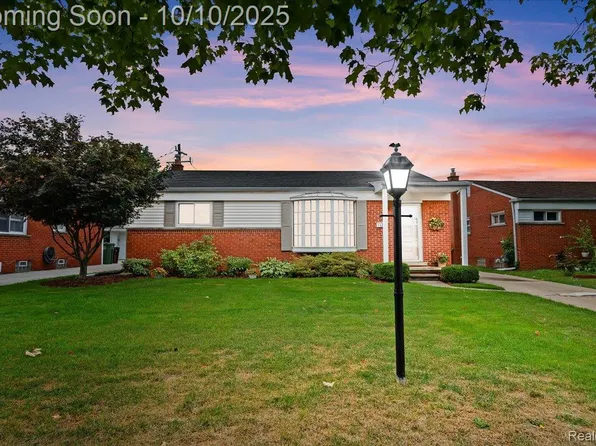 13243 Spruce St, Southgate, MI 48195