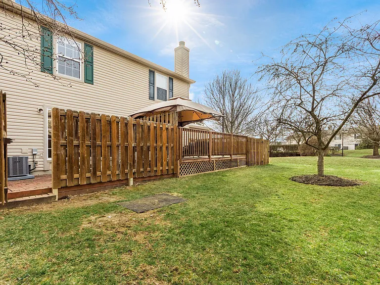 1807 Hobbes Dr — Photo 31