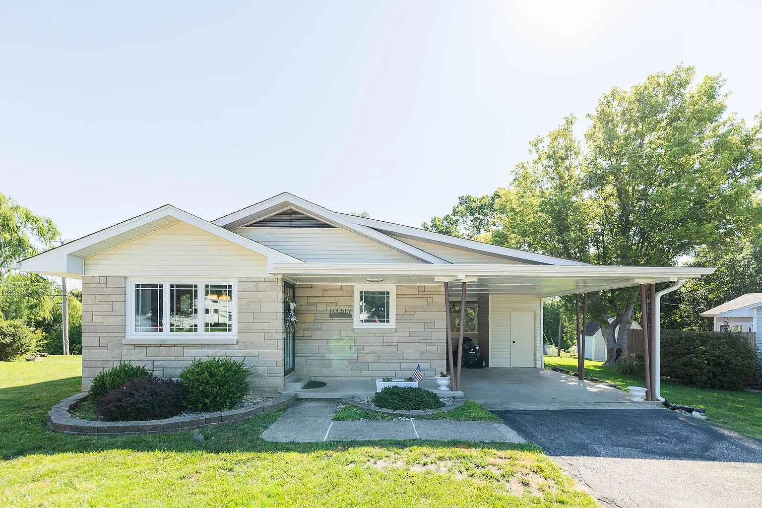 16 Eastview Ct photo 1