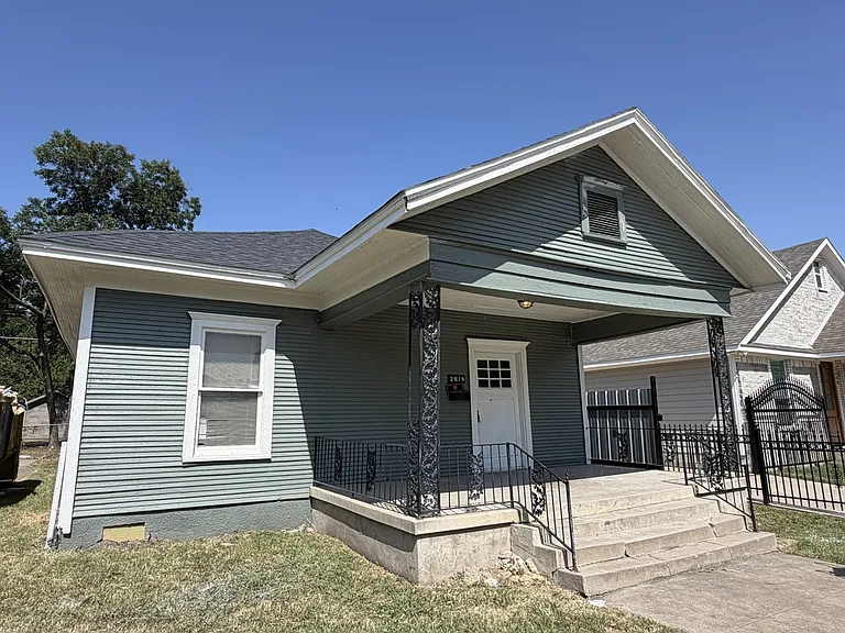 2614 May St — Photo 1