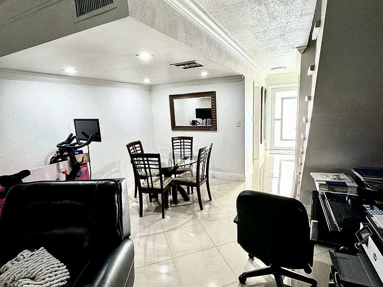 8049 SW 150th Ave — Photo 4