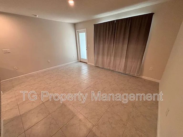 2512 Sadler Trace Way — Photo 10