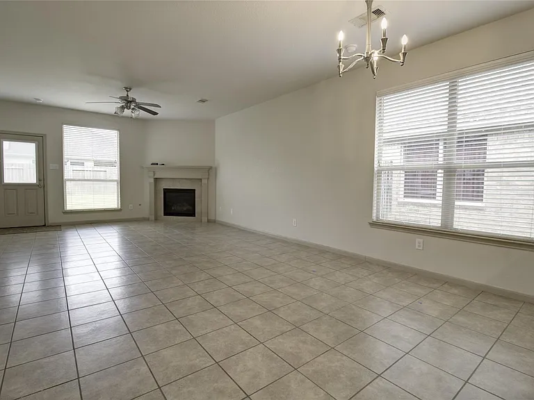 20311 Little Wing Dr — Photo 4