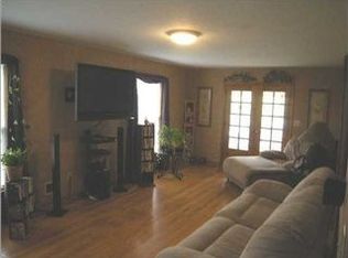 7521 Manslick Rd, Louisville, KY 40214