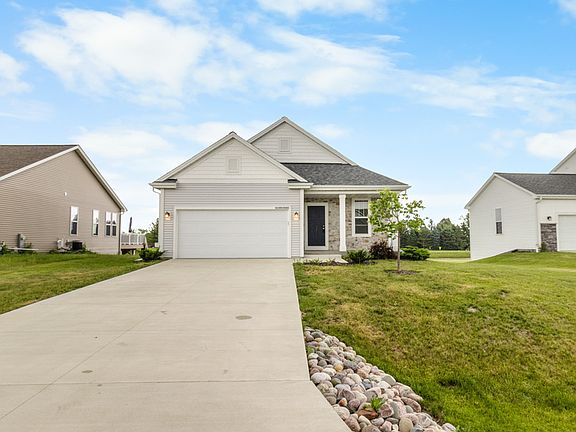 2nd image of W218N16046 Tiger Lily Dr