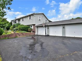 3409 Highland Rd, Orefield, PA 18069