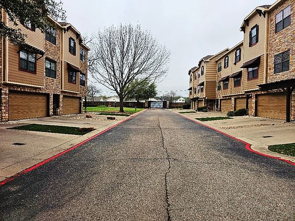 5th image of 2410 S 2nd St APT 1579