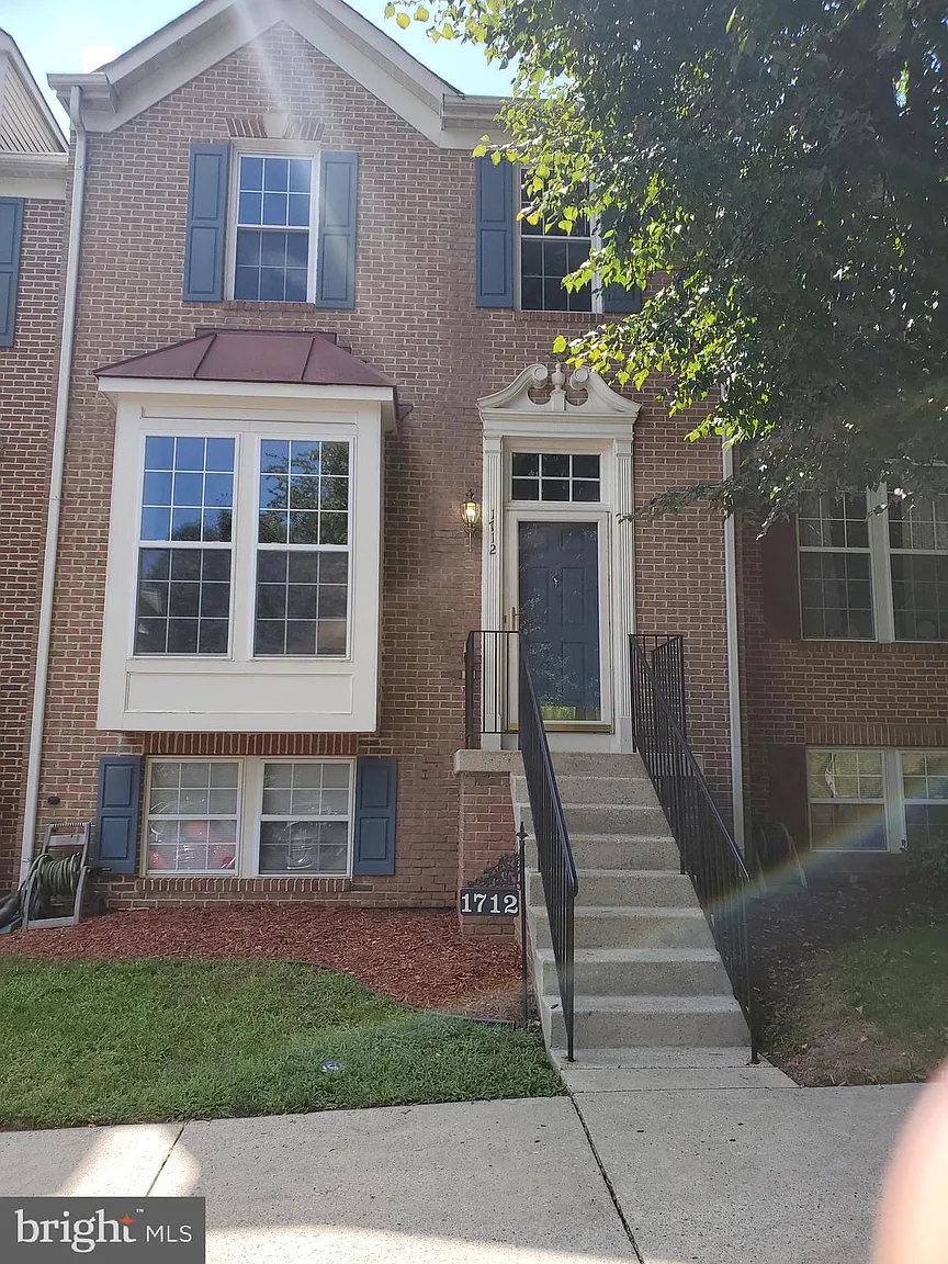 1712 Linden Park Pl photo 1
