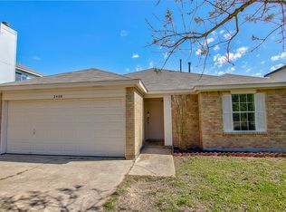 2408 Silvercloud Dr, Lockhart, TX 78644