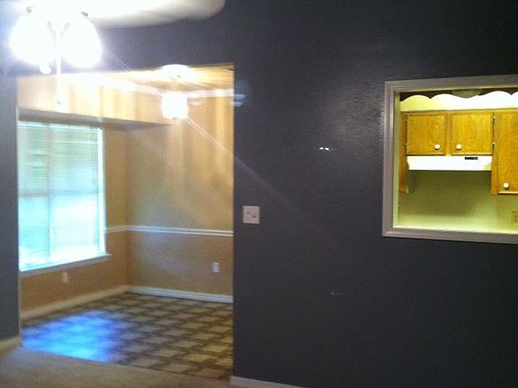 4th image of 5226 Lauri Ln