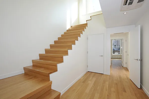 Rented by Engel & Völkers New York City | media 17