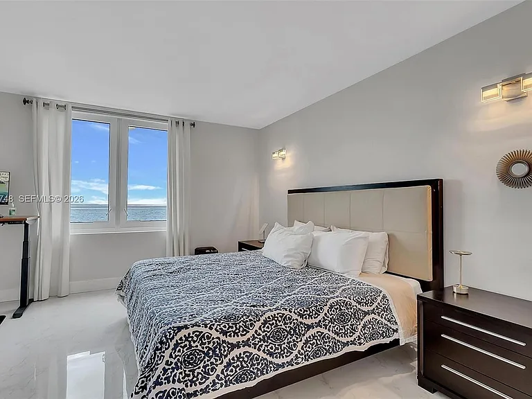 2301 Collins Ave #810 — Photo 12