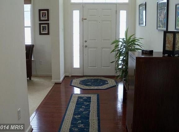 4th image of 924 Joy Dr