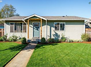 323 N Broadway St, Estacada, OR 97023