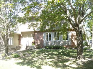 200 21st St, Spirit Lake, IA 51360