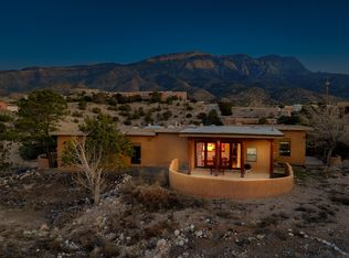 17 Lariat Rd, Placitas, NM 87043