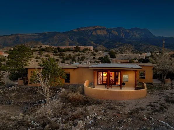 17 Lariat Rd, Placitas, NM 87043