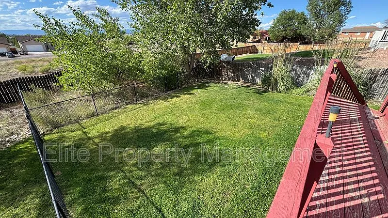 3 bed, 3.5 bath, 2687 sqft, $1,900 — Photo 3