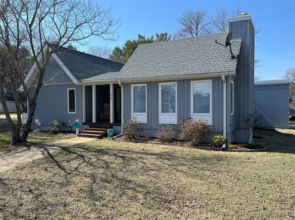 370 Chandler Ave, Urbanna, VA 23175
