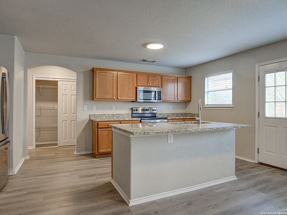 4th image of 2107 COLORADO BND