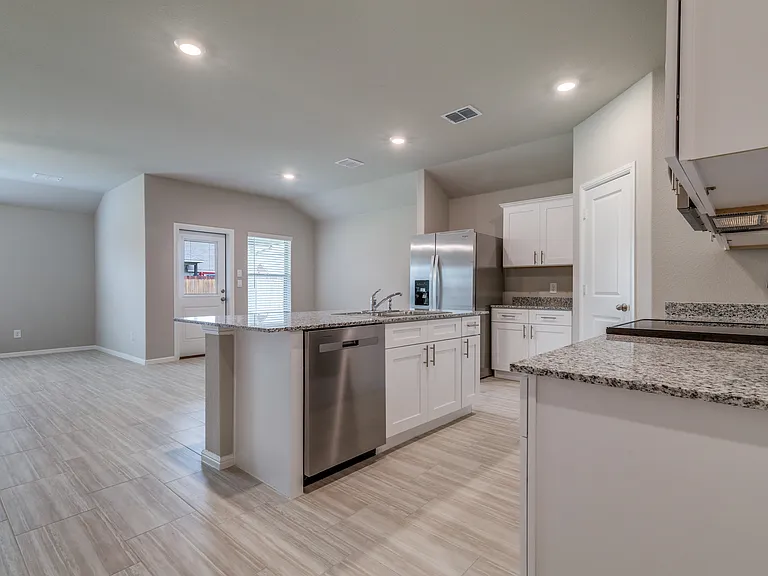 16408 Severn Ln — Photo 3