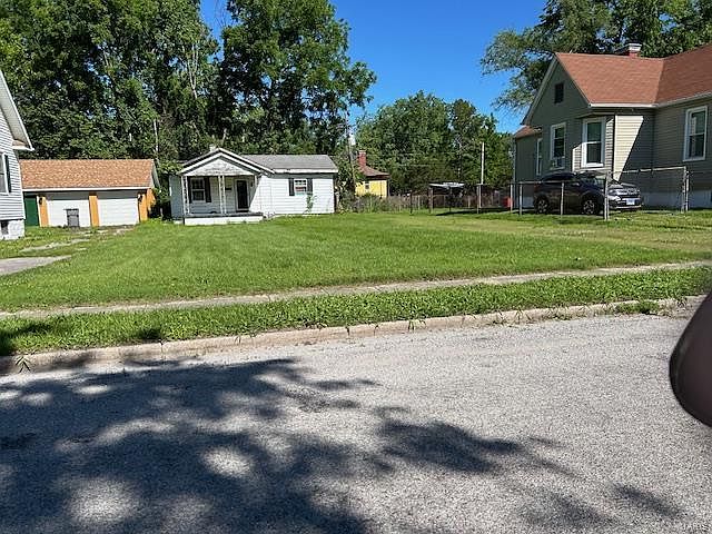 2nd image of 847 N 83rd St
