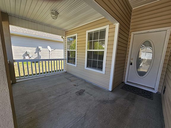 3rd image of 3283 Emerson Ln