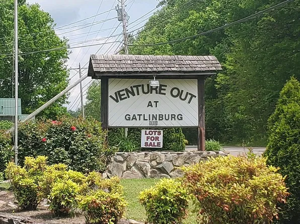 5355 Parkway E #25, Cosby, TN 37722