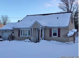 22 Maple St, New York Mills, NY 13417