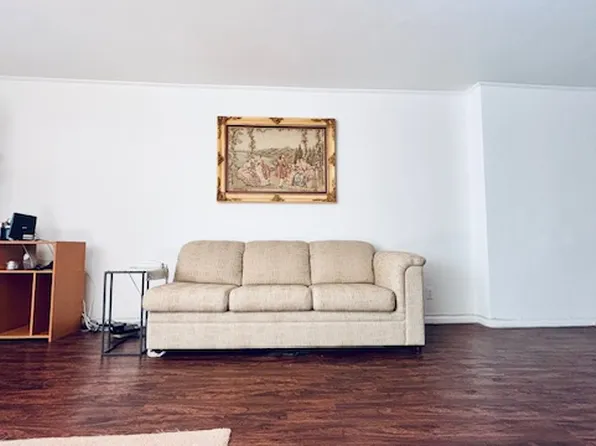 43-10 Kissena Boulevard image 4 of 18