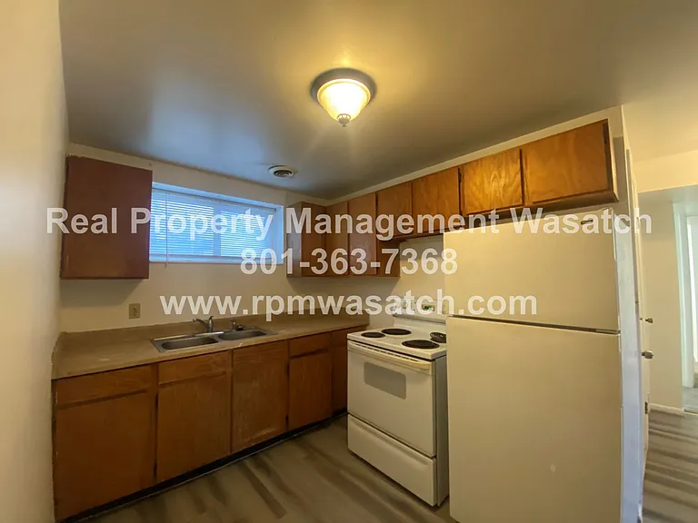 448 E Penney Ave — Photo 10