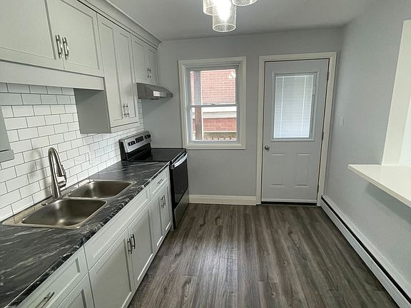 4th image of 220 Heiman St #2