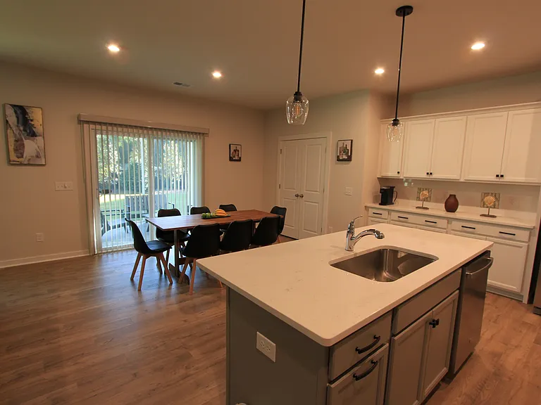 Lockwood Dr — Photo 18