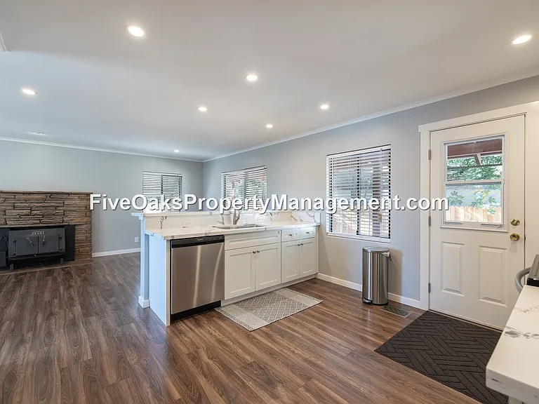 252 Folsom Rd #A — Photo 7