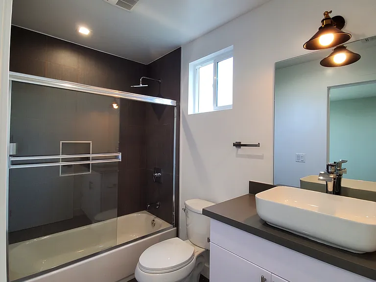 2337 Crenshaw Blvd #1/2 — Photo 15