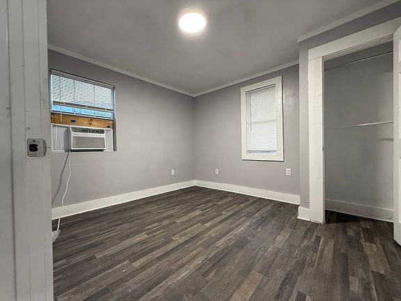 5th image of 656 Riverside Dr APT 1