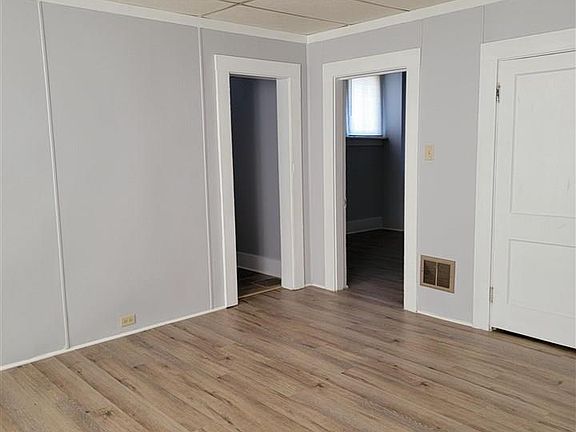 2nd image of 518 Crawford St #1/2