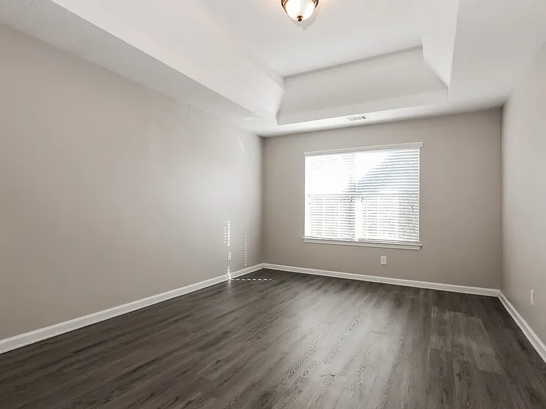 542 Vaughan Dr — Photo 10