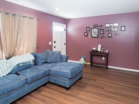 3320 S Rose-105