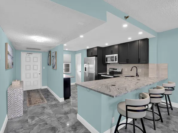 4015 W Palm Aire Dr APT 704, Pompano Beach, FL 33069