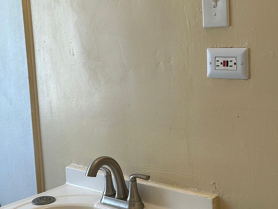 1st image of 3348 W 131st St Floor 1